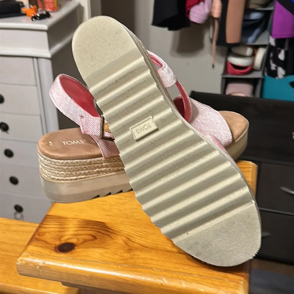 Diana Wedge Sandal - Picture 3 of 7